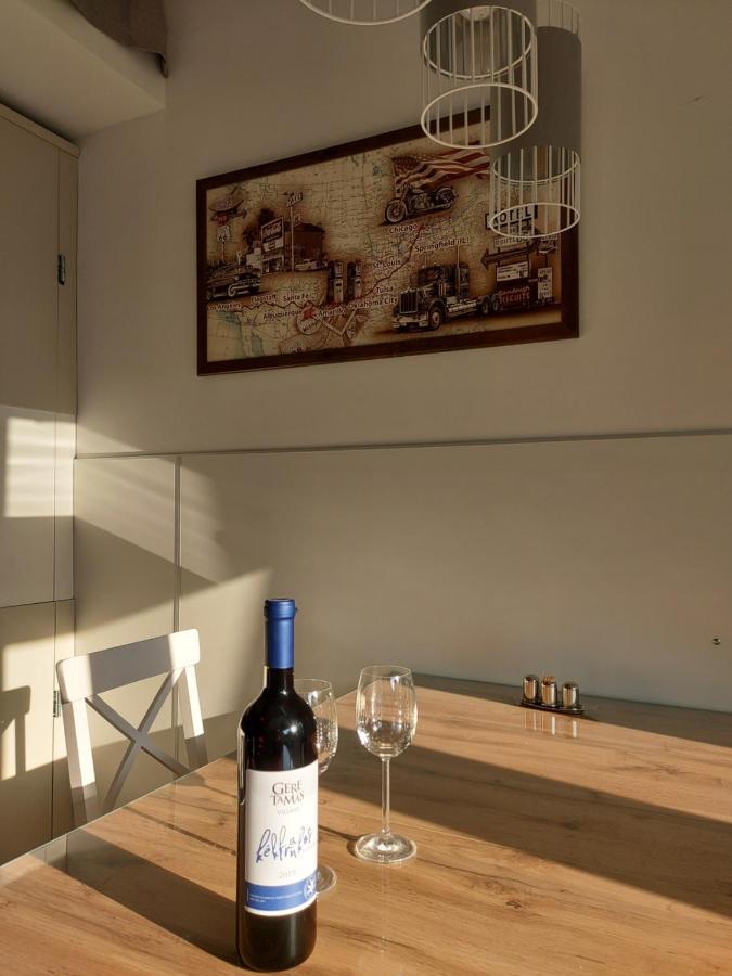 2+2személyes apartman kerttel Appartamento Székesfehérvár Esterno foto